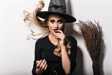 Witch Chic: Spirit Halloween Outfit Ideas for a Stylish Halloween